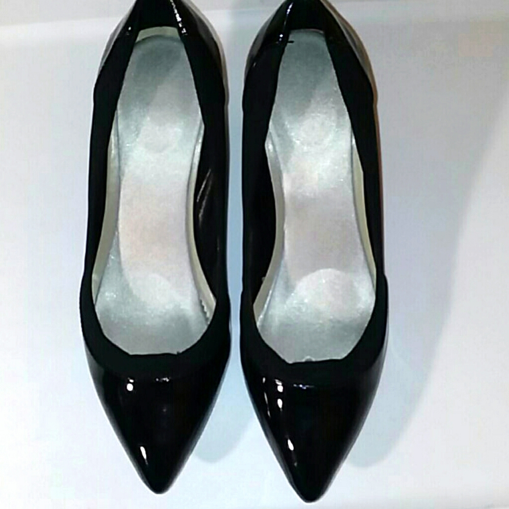 A pair of black shoes
